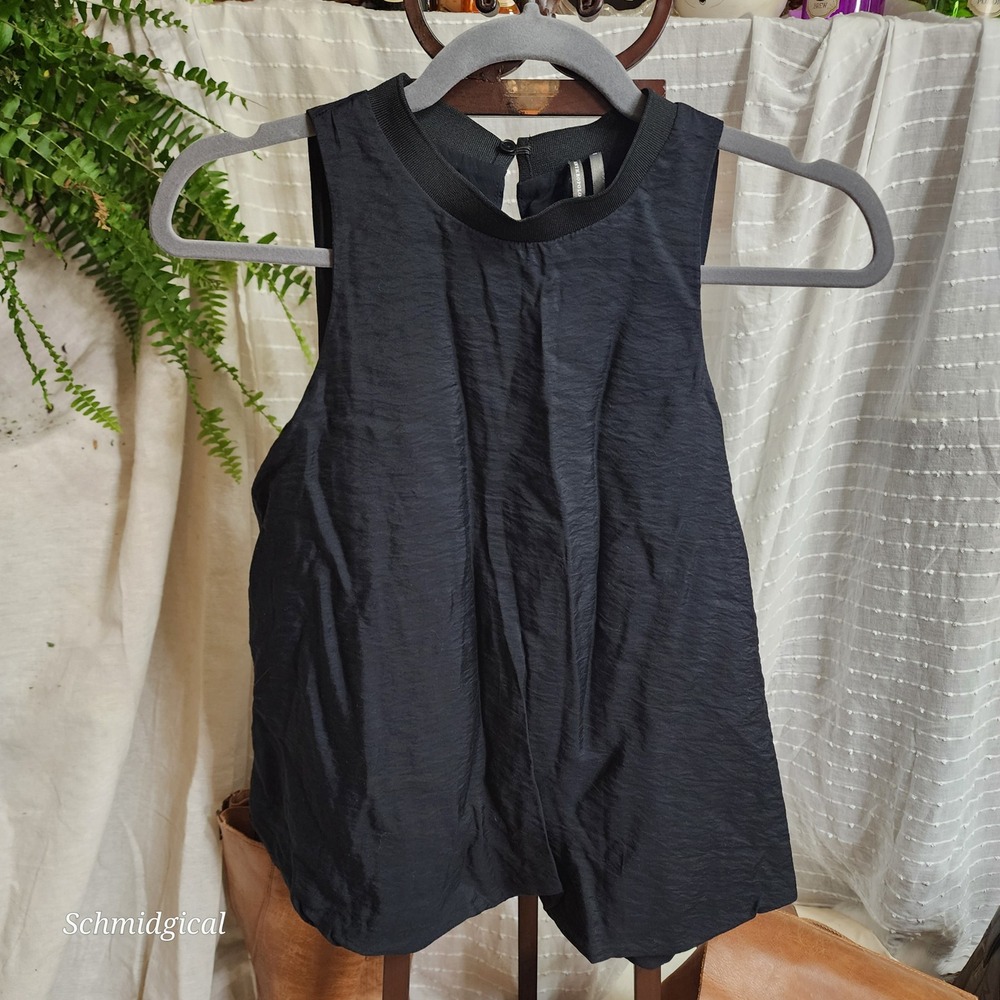 Anthropologie Black Bubble Hem Sleeveless Blouse High Neck Keyhole XXS OB2419994